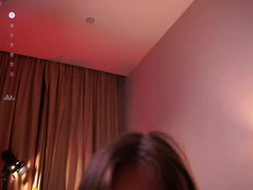 come_in_bed live show