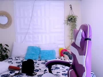 nataly_mcry live show